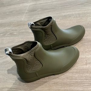 Uggs Chevonne Rainboot Women’s Size 8